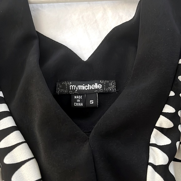 My Michelle Patterned Womens Dress, Size Small, super soft, never been worn - Picture 5 of 5